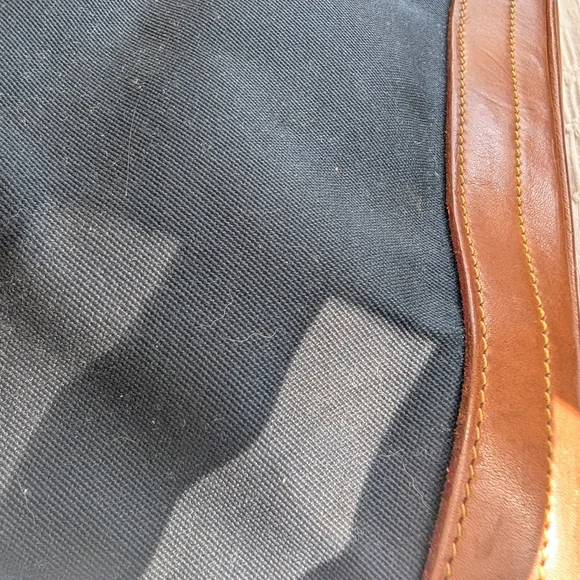 Vintage Dooney & Bourke No. B06640 Cabriolet Zip Satchel, Navy Canvas & Leather - Picture 10 of 15